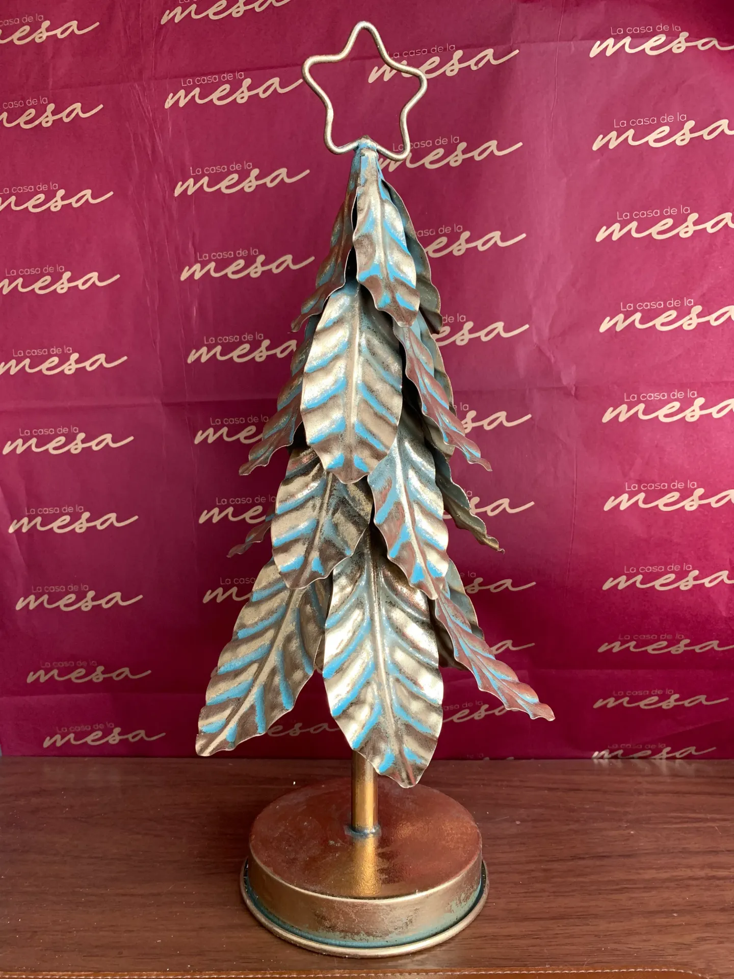 Árbol de Metal Color Dorado con Estrella